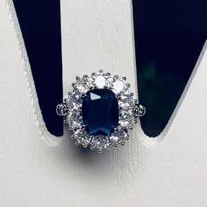Beautiful Blue Halo 925 Silver CZ Statement Ring, Elegant